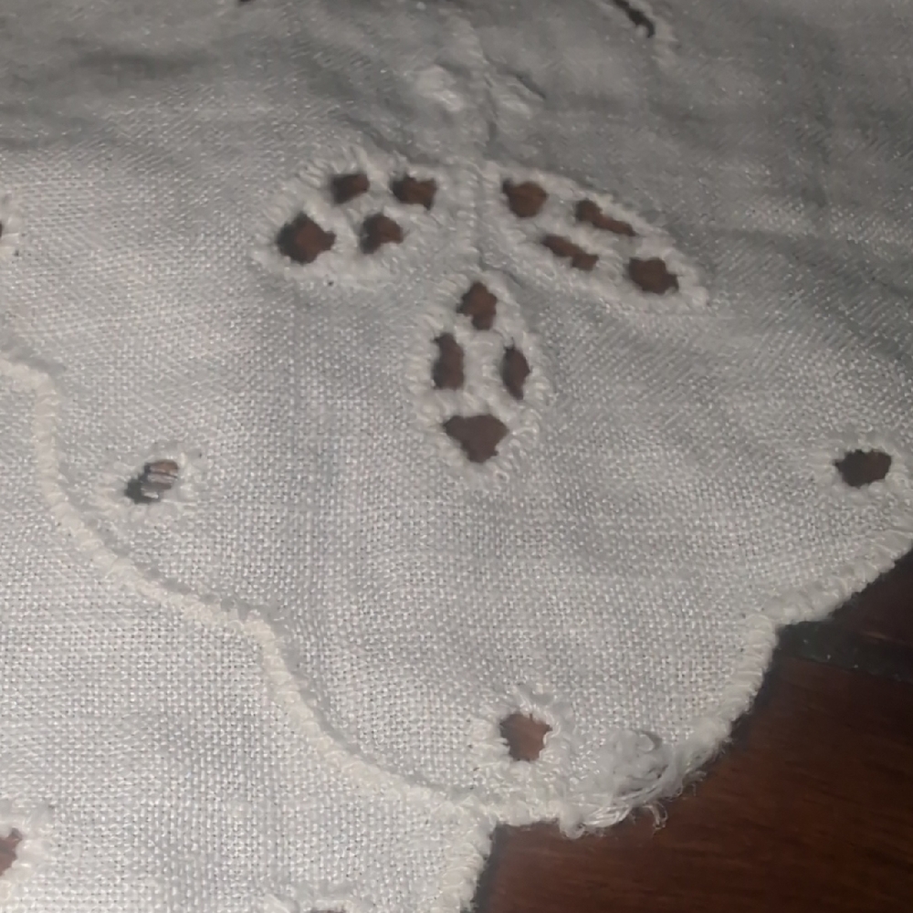 Machine Made Vintage Linens Lot #18 - Picture 10 of 13